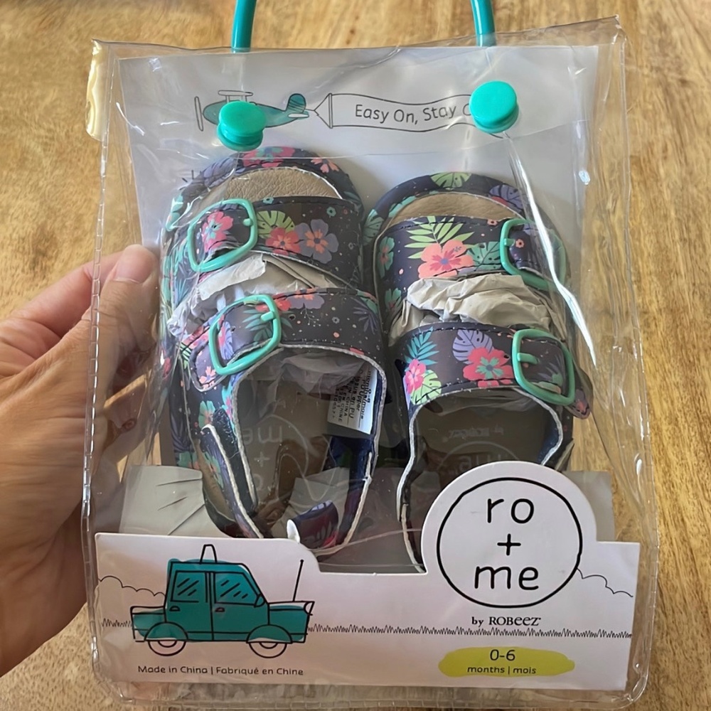NEW ro and me tropical flowers sandals- Size small 0-6mo